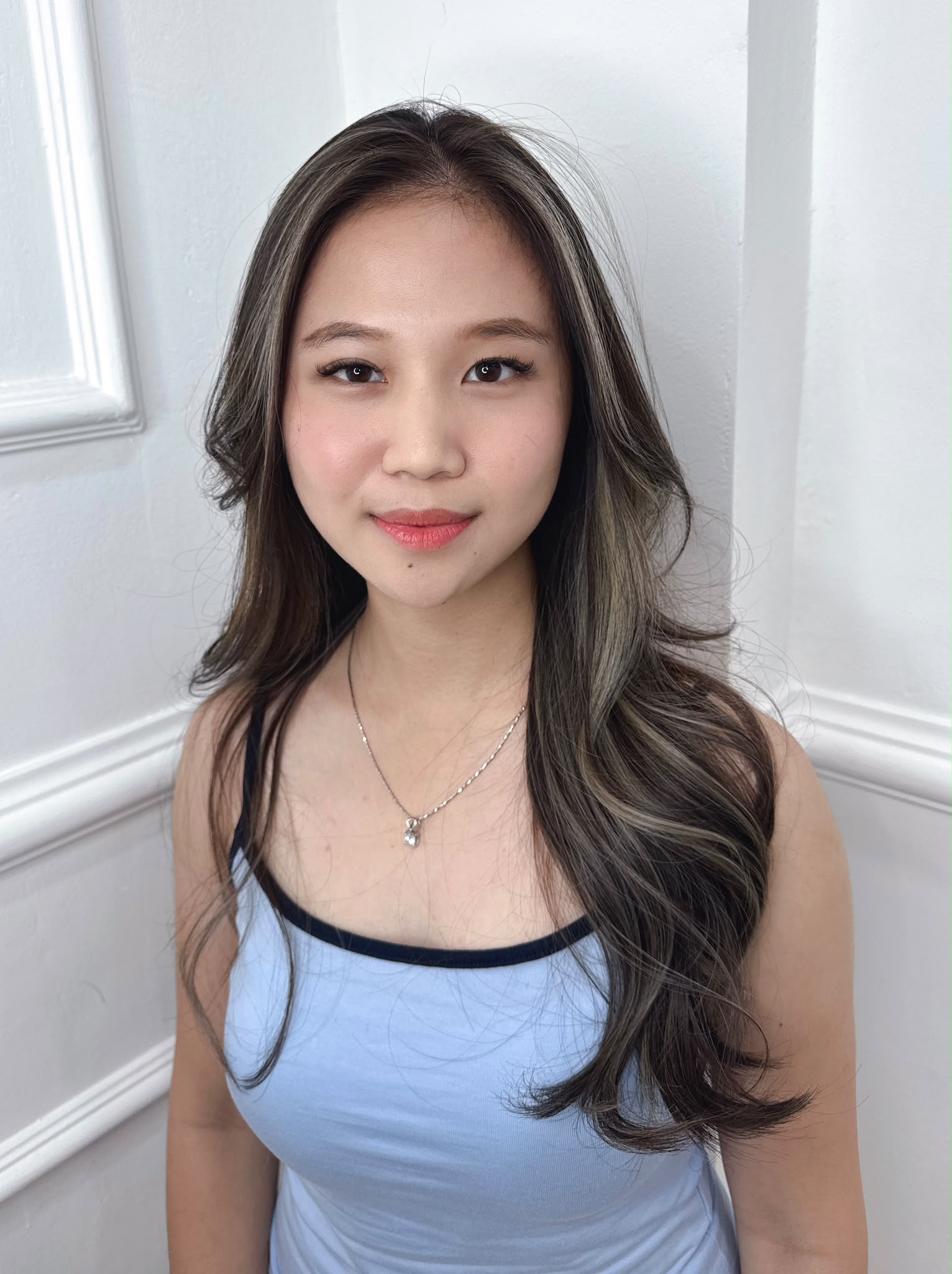 Side Layer Cut x Ash Beige Contrast Highlights