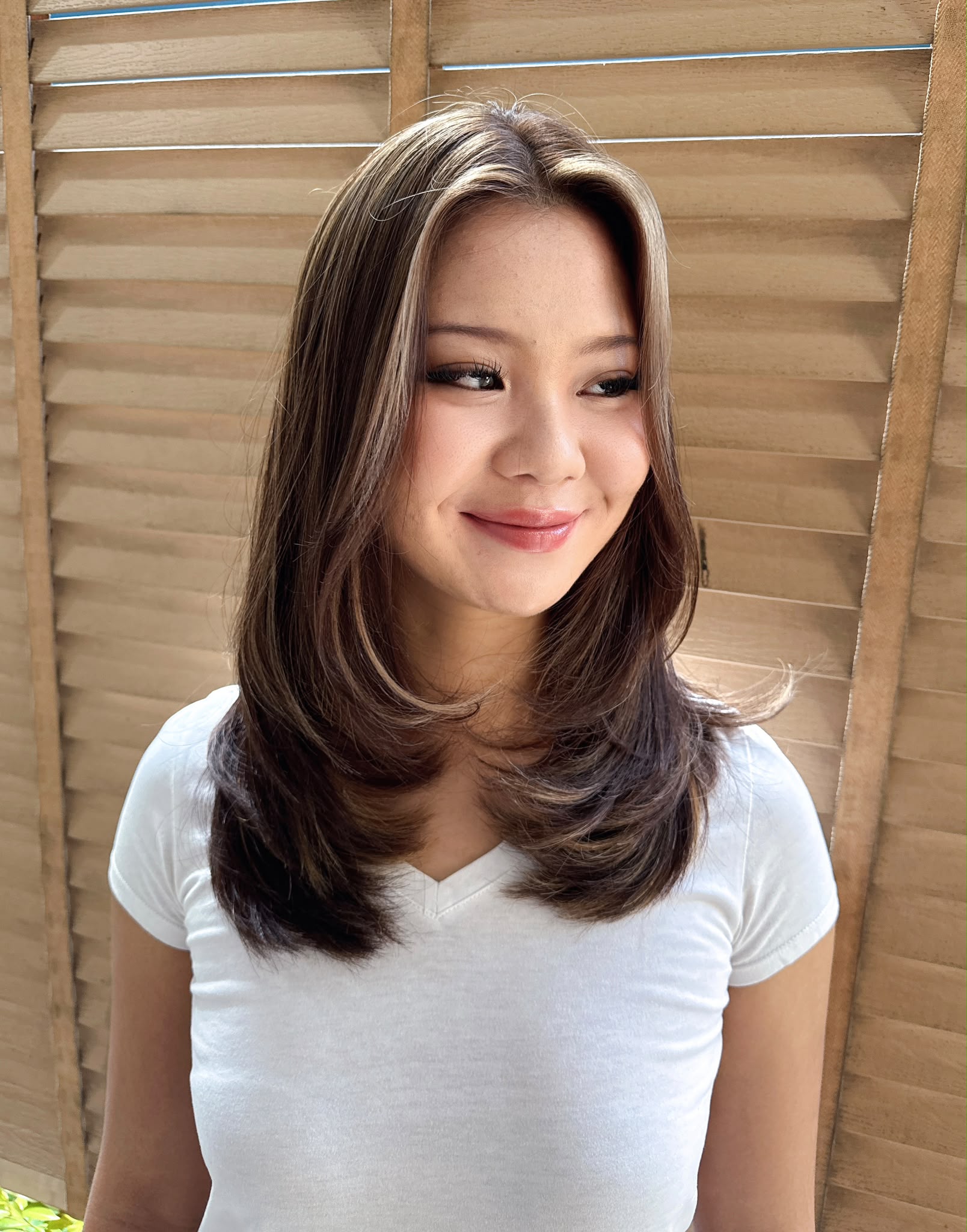 Medium Layer Cut x Ash Gray Hair Color